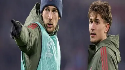 詹姆斯空中拉杆上篮，惊艳瞬间独占鳌头